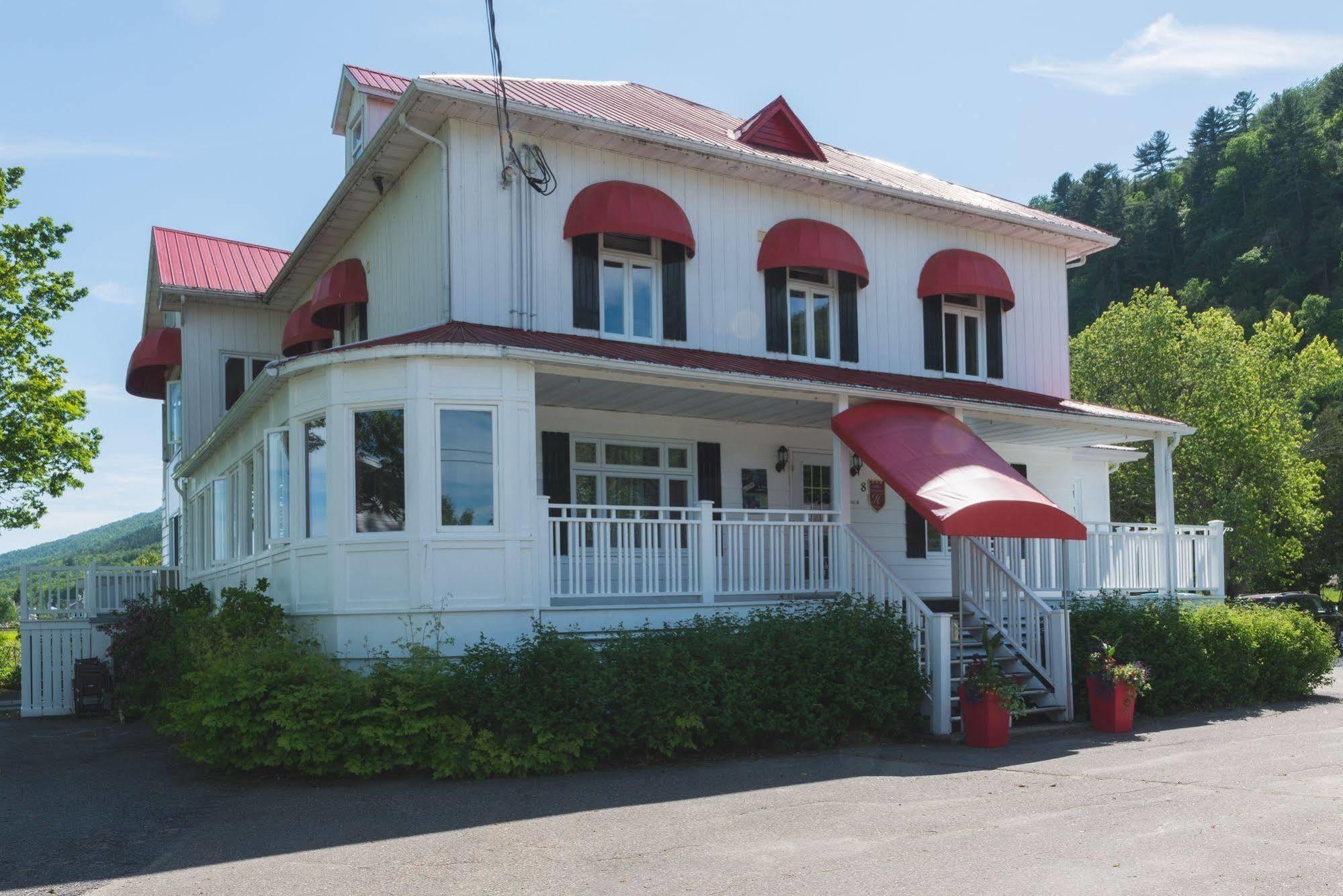 Auberge La Courtepointe プティット・リヴィエール・サン・フランソワ エクステリア 写真